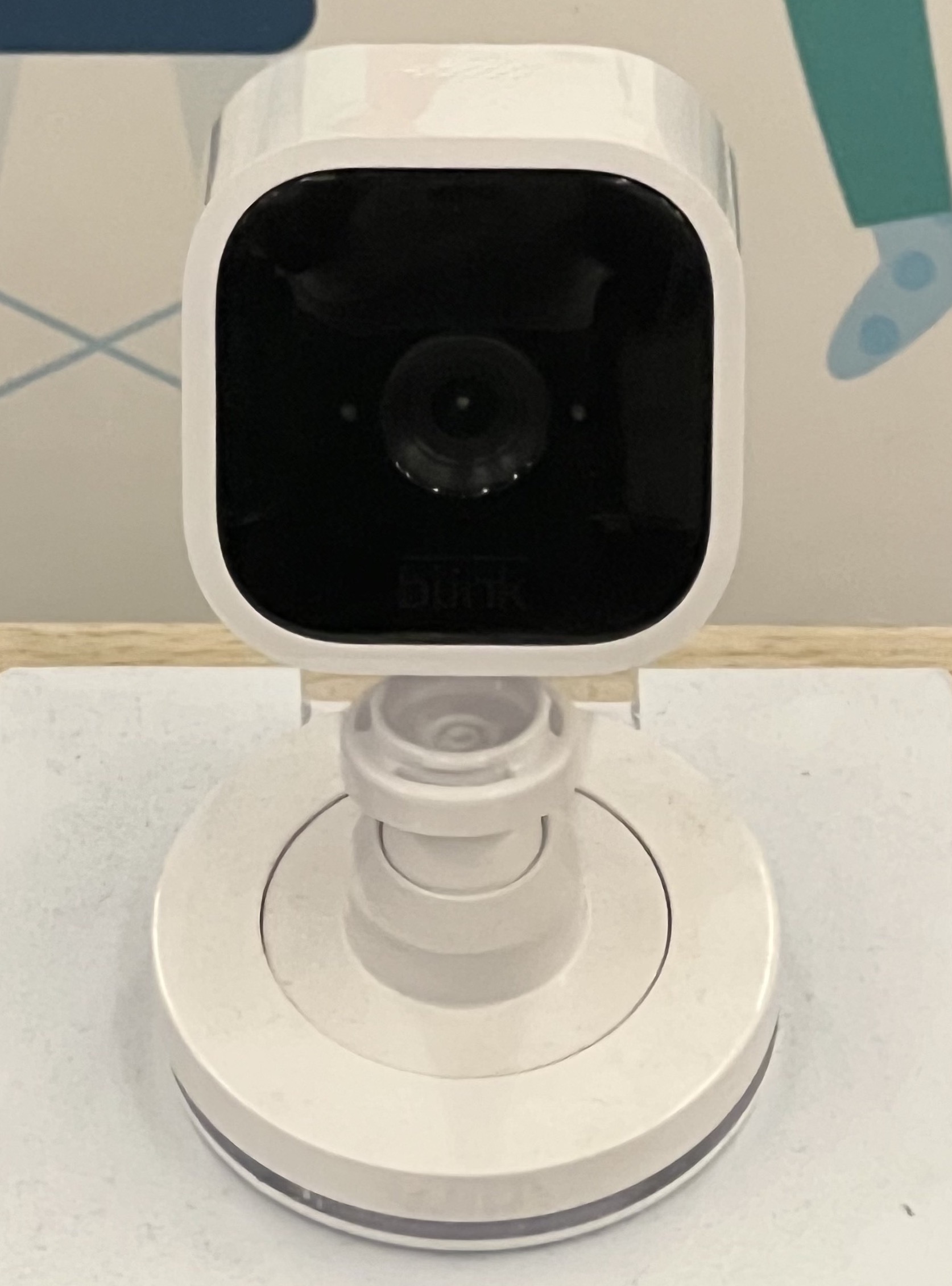 Thiết bị camera hiện đại phục vụ giám sát từ xa.