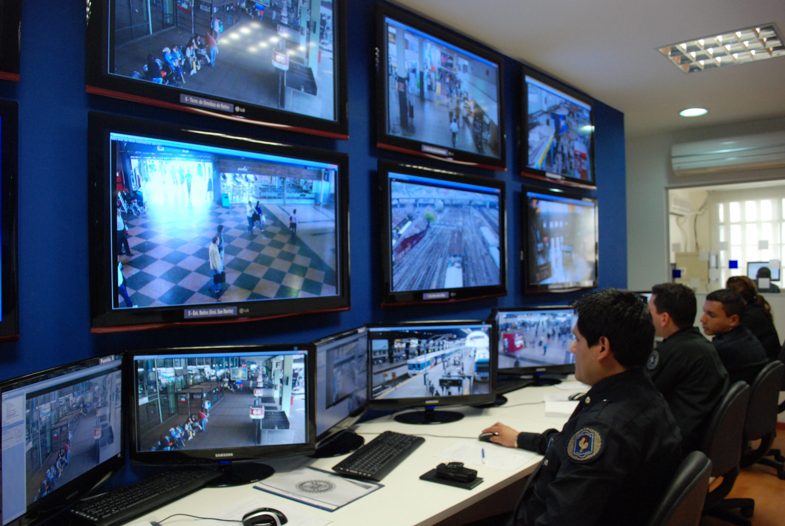 Trung tâm điều hành và giám sát hệ thống camera nhà xưởng tại TPHCM.