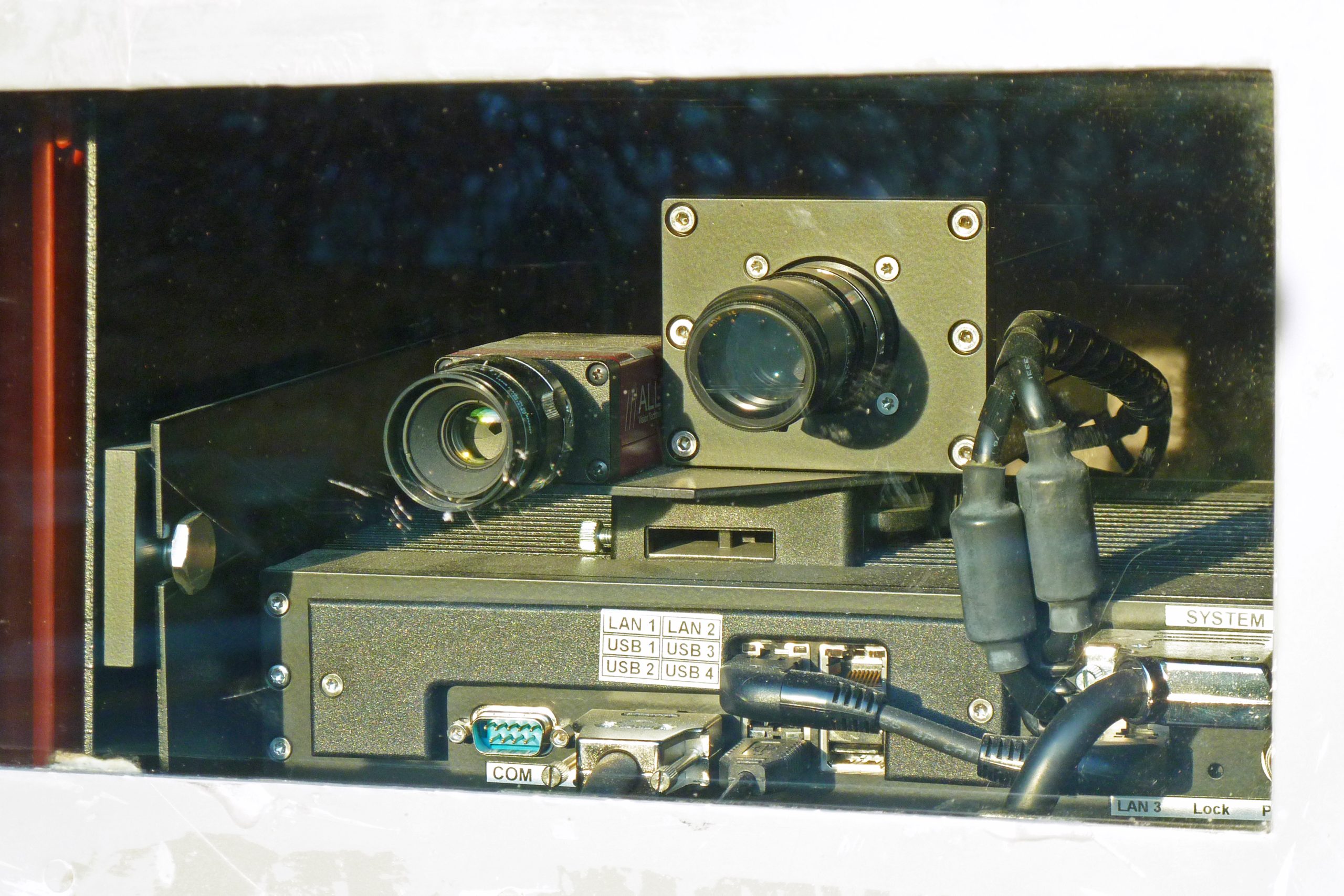 Camera quan sát lắp tại vị trí ra vào giúp hỗ trợ nhu cầu lắp đặt camera quận 9 và xem từ xa.